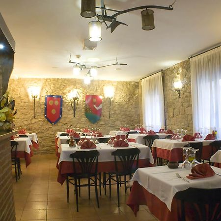 Aparthotel Fonda Bohemia Riuot Montblanc Exteriér fotografie